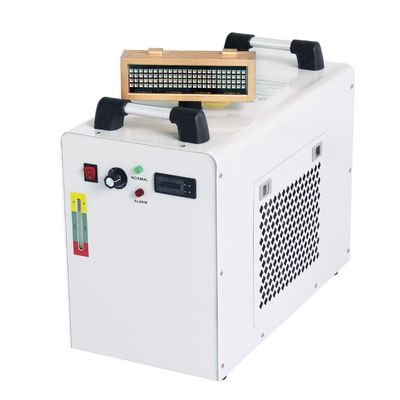 Attrezzatura di raffreddamento a LED UV da 395 nm con raffreddamento ad acqua e intensità di 18 W/cm2 per il legame di precisione