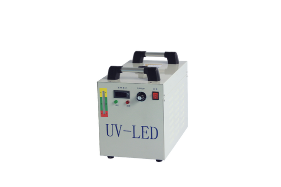 Luce UV LED compatta e ad alta intensità per sistemi di distribuzione automatizzati